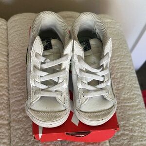 Nike Kids Blazer Mid ‘77 SE White Sneakers with Red Accent